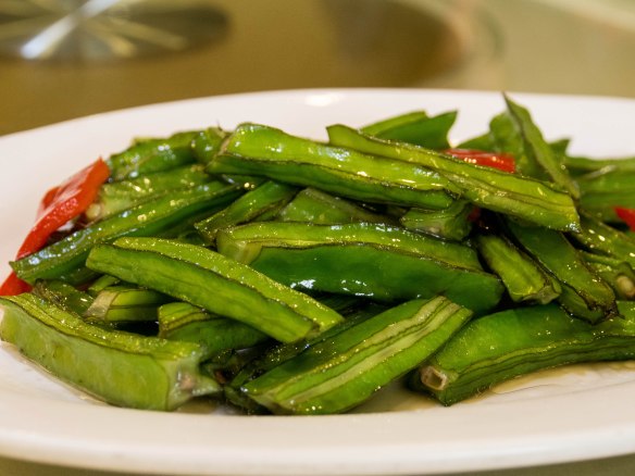 清炒四角豆 qīngchǎo sìjiǎodòu (fresh stir-fried  four-sided beans)
