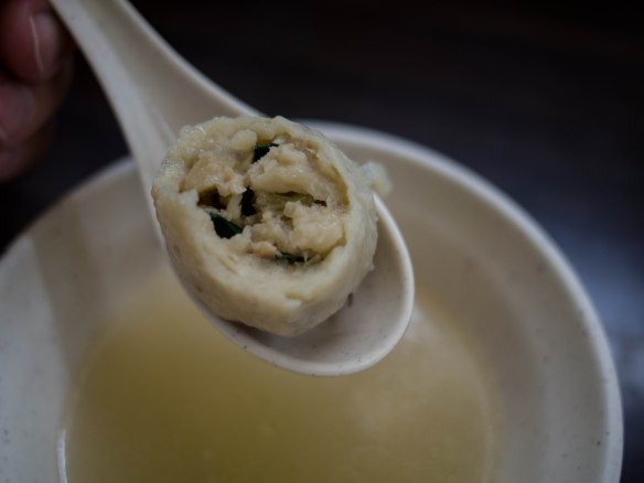 魚丸湯 yǔwán tāng; Fish ball soup