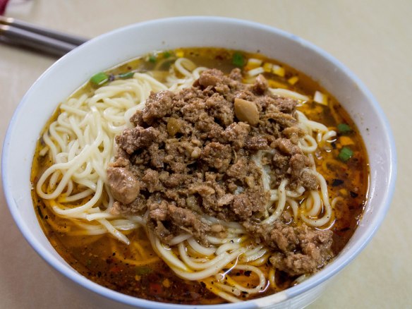 Fresh noodles with minced pork