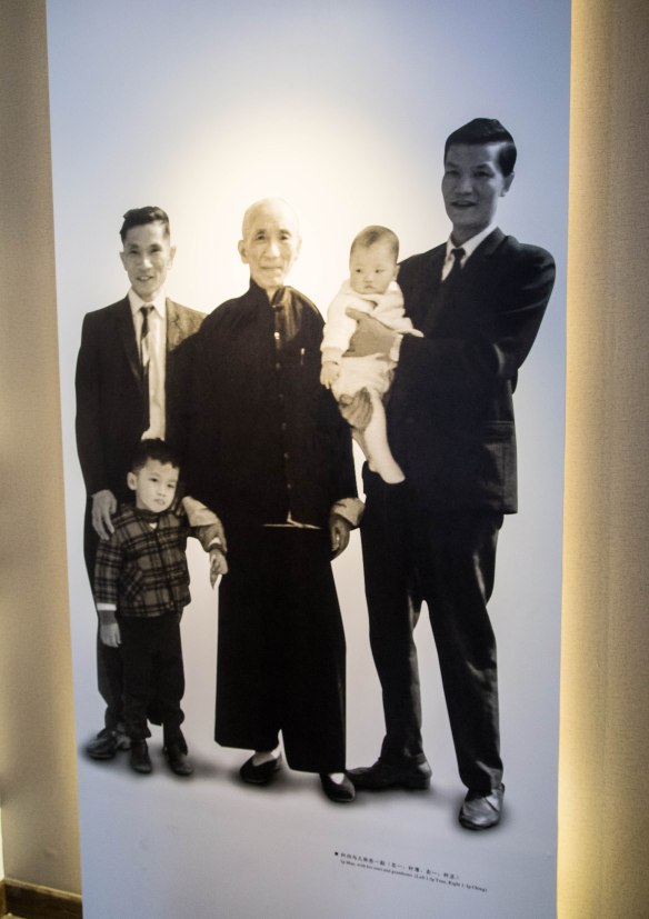 Photo of Yip Man with his two sons, Yip Ching and Yip Chun